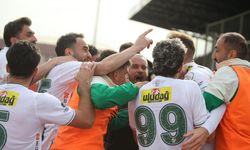 Efsane takım deplasmanda lideri devirdi! Zirvede fark 1'e düştü