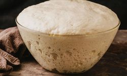 Ekmek Yapımının Kalbi: Ekşi Maya Starter Hazırlama