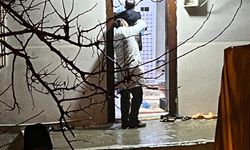 Eşini ve bacanağını tabancayla öldürdü