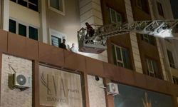 Garip olay: 3'üncü kattan çarşafla indiler: 2 gözaltı