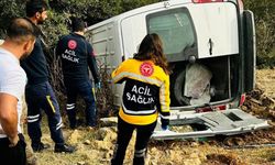 Gaziantep'te minibüs şarampole devrildi:1 ölü,3 yaralı