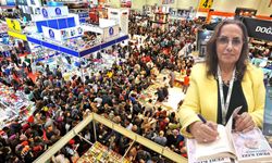 Şair Emine Şeker TÜYAP’ta Okurlarıyla Buluştu