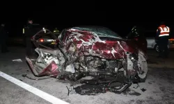 Polisten Kaçan Otomobil Ters Yöne Girdi: 5 Ölü, 1 Yaralı