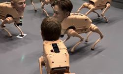 Musk, Bezos, Zuckerberg... Hepsi birer robot köpek oldu! ABD'deki fuar gündem oldu!