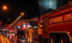 Üsküdar'da ahşap köşkte çıkan yangın söndürüldü