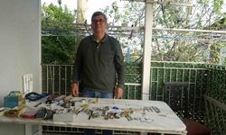 35 Yıllık Saatçilik Mesleğini Evinde Hobi Olarak Sürdürüyor