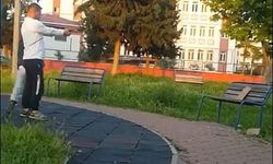 Adana'da Parkta Oyuncak Silahla Atış Eğitimi Kamerada