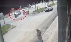 Antalya'da Motosikletli Kadın Minibüs Altında Kaldı