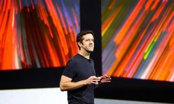 Apple'ın Yeni CEO'su John Ternus'un LinkedIn Profili Dikkat Çekti