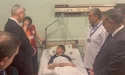 Bakanlar Kahramanmaraş'taki Okul Saldırısında Yaralanan Öğrencileri Ziyaret Etti