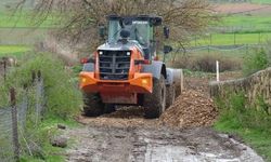 Batman Gercüş'te Çamura Saplanan Araçtaki Hasta İçin Yol Açıldı