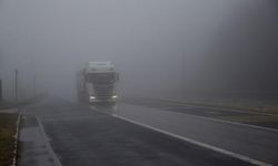 Bolu Dağı'nda Yoğun Sis ve Sağanak Ulaşımı Olumsuz Etkiledi