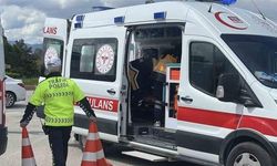 Burdur'da Otomobil ve Motosiklet Çarpıştı: İki Kişi Yaralandı