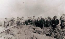 Çanakkale'de 111 Yıllık Atatürk Anıtı Tarihe Işık Tutuyor
