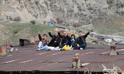 Çatıda Kaygana Keyfiyle Maç İzlediler