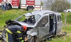 Denizli'de Kontrolden Çıkan Araç Tarlaya Uçtu: 4 Yaralı