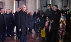 Devlet Erkanı 23 Nisan'da Anıtkabir'de Ata'yı Andı