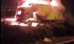 Diyarbakır-Silvan Yolunda Seyir Halindeki Tırda Yangın Çıktı