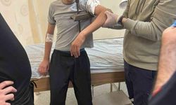 Diyarbakır'da Demir Korkuluk Küçük Çocuğun Koluna Saplandı