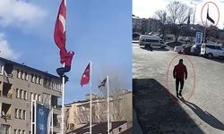 Erzurum'da Türk Bayrağını Rüzgardan Korumak İçin 15 Metrelik Direğe Tırmandı