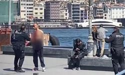 Fatih'te Döner Bıçağıyla Kendine Zarar Veren Kişi Hastaneye Kaldırıldı