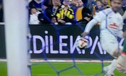 Fenerbahçe, Çaykur Rizespor Maçında Penaltı Bekledi