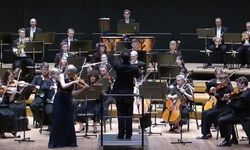 Finlandiya'da Konser Sırasında 1 Milyon Sterlinlik Keman Düşme Tehlikesi Atlattı