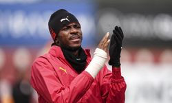 Galatasaray, Osimhen'i Belirli Maçta Sahaya Sürmeyi Planlıyor