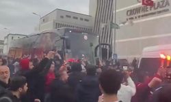 Galatasaray Taraftarlarından Takıma Coşkulu Destek