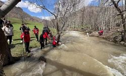 Hakkari Şemdinli'de Dereye Düşen Çocuk İçin Arama Kurtarma Çalışması