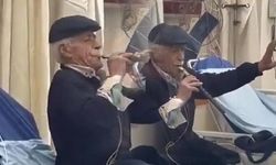 Hastanede Acılarını Kaval Çalarak Hafifletti