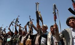 Husiler Yeniden İsrail'e Füze Saldırısı Düzenledi