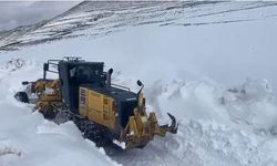 Iğdır'da Nisan Ayında Karla Mücadele Çalışmaları Sürüyor