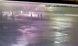 İnegöl'de Telefonunu Alırken Otomobil Çarptı: Ağır Yaralı