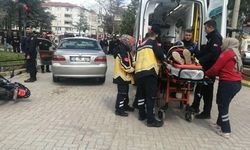 Isparta Yalvaç'ta Otomobil ve Motosiklet Çarpıştı: 2 Yaralı
