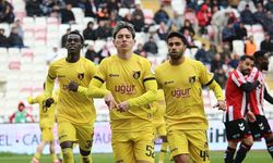 İstanbulspor, Özbelsan Sivasspor'u Deplasmanda 3-1 Yendi