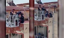 İzmir'de Çatıdaki Kadın Son Anda Kurtarıldı
