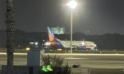 Jet2 Uçağı Pilotun Rahatsızlanması Nedeniyle Antalya'ya Acil İniş Yaptı