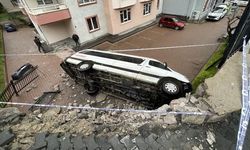 Kayseri'de İşçi Servisi Apartman Bahçesine Düştü: 1 Kişi Yaralandı