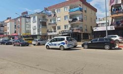 Kepez'de Husumetli Akrabalar Arasında Bıçaklı Kavga: 2 Yaralı