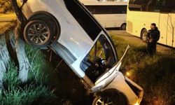 Lüleburgaz'da Otomobil AVM Otoparkına Girdi