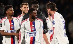 Lyon, PSG'yi Deplasmanda 2-1 Yendi