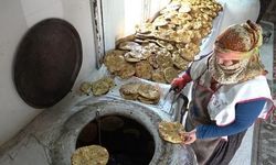 Malatyalı Kadın, Geleneksel Bilik Ekmeğiyle Aile Bütçesine Destek Oluyor