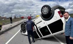Muş'ta Hafif Ticari Araç Takla Attı: Sürücü Yaralandı