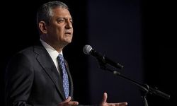 Özgür Özel: CHP'li Belediyelere Yönelik Operasyonlara Karşı Yeni Hukuki Strateji