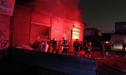 Şanlıurfa'da Hurdacı Dükkanında Çıkan Yangın Kontrol Altına Alındı