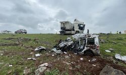 Şanlıurfa'da Tır ile Hafif Ticari Araç Çarpıştı: 2 Ölü, 1 Yaralı