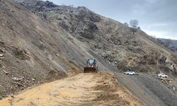 Sason Elagöz Köyü Yolunda Heyelan Paniği