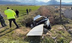 Seydişehir'de Otomobil Şarampole Devrildi: 2 Kişi Yaralandı