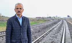 Suriye Sınırındaki Demiryolu Hattı Yenilenerek Hizmete Açıldı